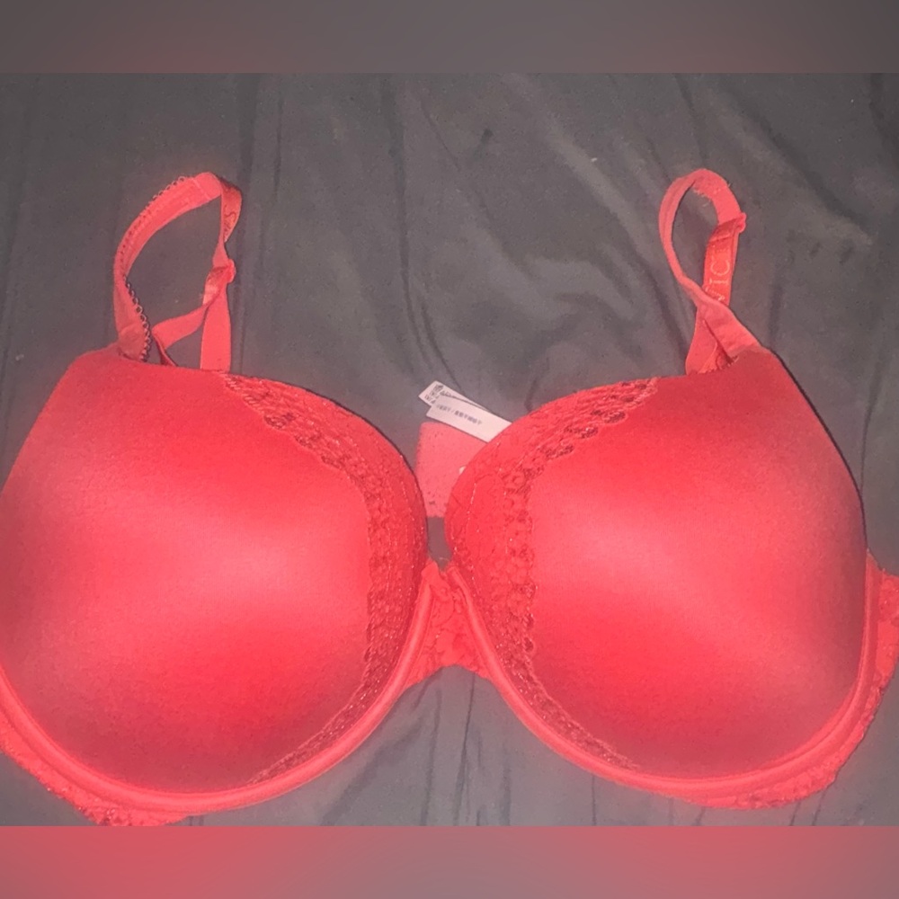 Victoria’s Secret body bra size 38DD